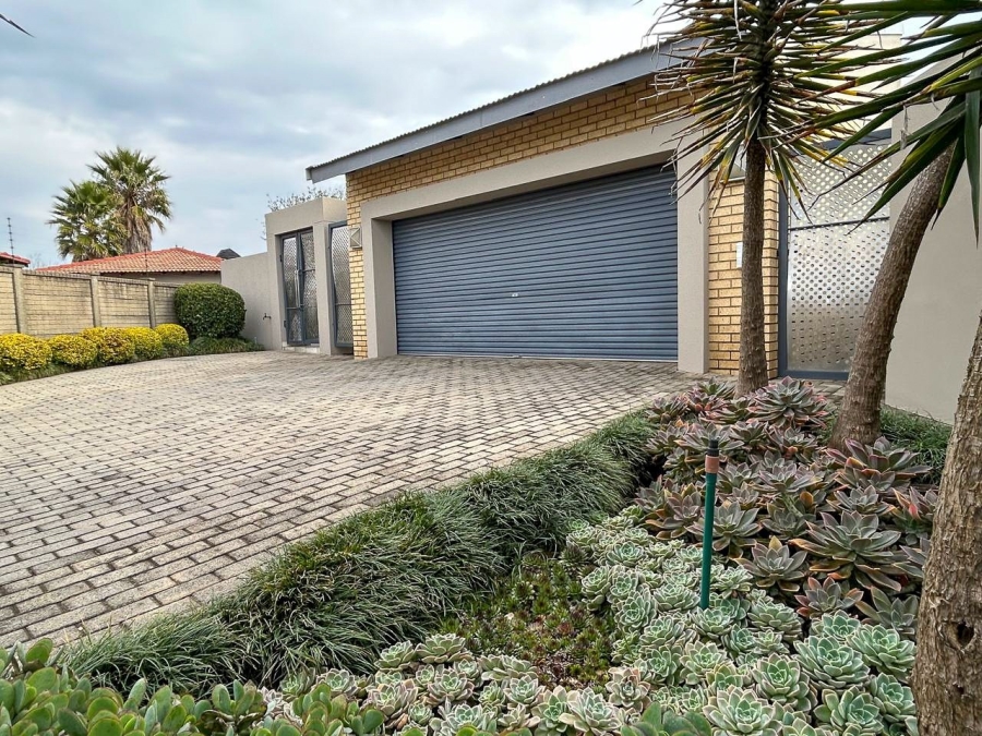 3 Bedroom Property for Sale in Vaalpark Free State